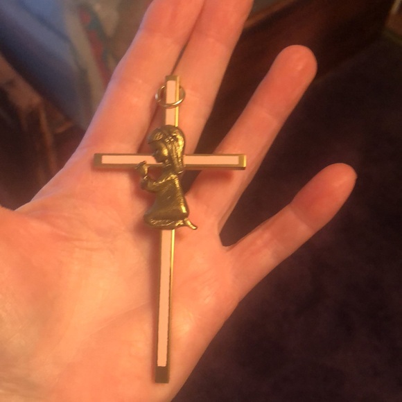 Beautiful Pink Cross with Girl on it - Picture 9 of 12